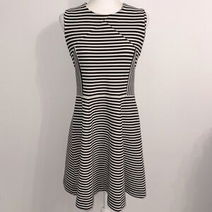 Joe Fresh black and white Striped Sleeveless Knee Length Dress fit & flare EUC